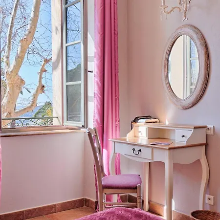 Du Cigalou 호텔 3*