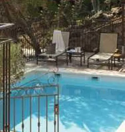 Du Cigalou 호텔 봄레미모사