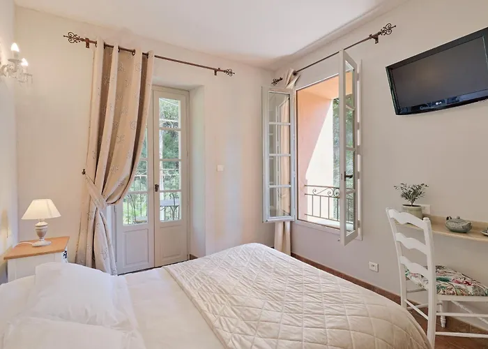 Du Cigalou ボルム・レ・ミモザ